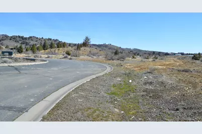 Century Court #1, Klamath Falls, OR 97601 - Photo 3