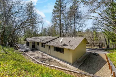 905 Lathrop Road, Grants Pass, OR 97526 - Photo 3