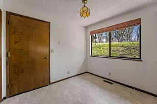 905 Lathrop Rd, Grants Pass, OR 97526 - Photo 17