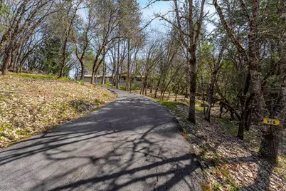 905 Lathrop Road, Grants Pass, OR 97526 - Photo 35