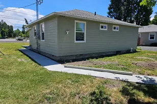 3614 Summers Ln, Klamath Falls, OR 97603 - Photo 3