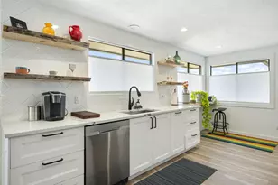 21315 Livingston Drive, Bend, OR 97701 - Photo 5