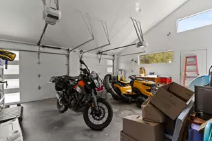 66985 Rock Island Ln, Bend, OR 97703 - Photo 25