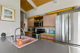 66985 Rock Island Ln, Bend, OR 97703 - Photo 7