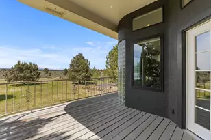 66985 Rock Island Ln, Bend, OR 97703 - Photo 11