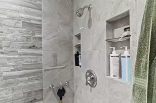 66985 Rock Island Ln, Bend, OR 97703 - Photo 21