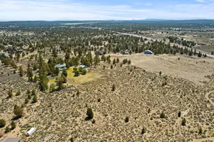 66985 Rock Island Ln, Bend, OR 97703 - Photo 33