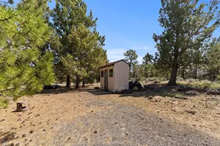 66985 Rock Island Ln, Bend, OR 97703 - Photo 31