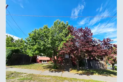 703 N 9th Street, Klamath Falls, OR 97601 - Photo 3