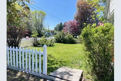 4847 Shasta Way, Klamath Falls, OR 97603 - Photo 3