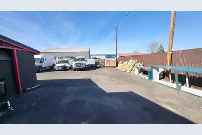 147 SE Evergreen Avenue, Redmond, OR 97756 - Photo 21