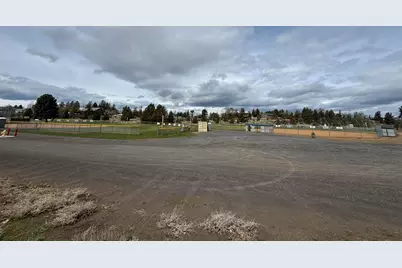 619 SW 15th Street, Redmond, OR 97756 - Photo 23