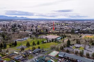 619 SW 15th St, Redmond, OR 97756 - Photo 27