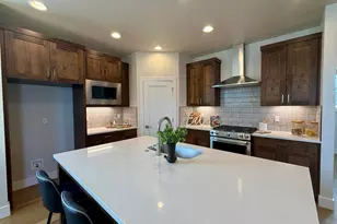 21425 SE Krakatoa Ct, Bend, OR 97702 - Photo 9