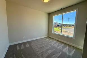 21425 SE Krakatoa Ct, Bend, OR 97702 - Photo 21