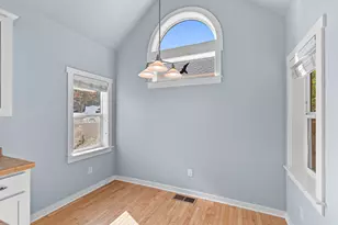 2299 Siskiyou Blvd, Ashland, OR 97520 - Photo 11