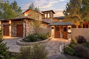 23021 Brushline Ct, Bend, OR 97701 - Photo 3