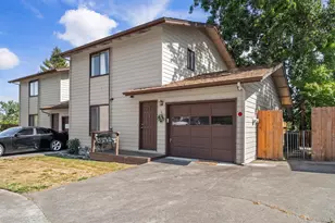 47 SW Eastern Ave, Grants Pass, OR 97526 - Photo 41