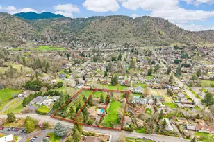 1345 NE 9th St, Grants Pass, OR 97526 - Photo 79