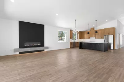 271 E Diamond Peak Avenue, Sisters, OR 97759 - Photo 11