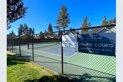 271 E Diamond Peak Avenue, Sisters, OR 97759 - Photo 31