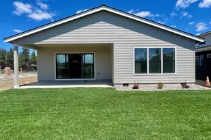 271 E Diamond Peak Ave, Sisters, OR 97759 - Photo 27