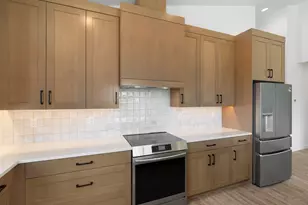 271 E Diamond Peak Ave, Sisters, OR 97759 - Photo 9