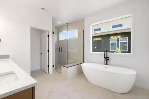 271 E Diamond Peak Ave, Sisters, OR 97759 - Photo 17