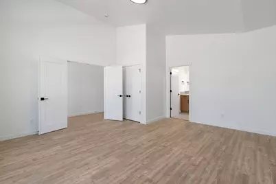 271 E Diamond Peak Avenue, Sisters, OR 97759 - Photo 19