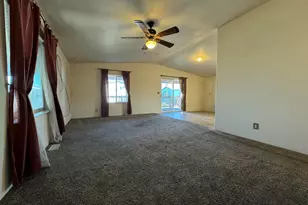 4200 Summers Ln, Klamath Falls, OR 97603 - Photo 9