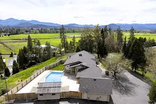 3320 Upper River Rd, Grants Pass, OR 97526 - Photo 35