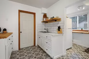 187 W Jefferson Ave, Sisters, OR 97759 - Photo 7