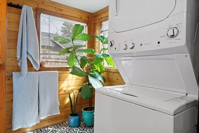 187 W Jefferson Avenue, Sisters, OR 97759 - Photo 11