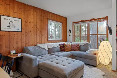 187 W Jefferson Avenue, Sisters, OR 97759 - Photo 3