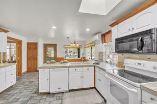 16506 Sprague Loop, La Pine, OR 97739 - Photo 5
