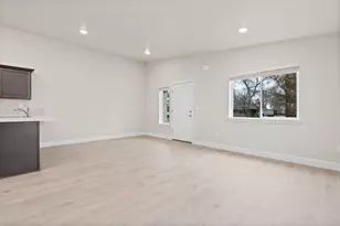 4058 SW Obsidian Pl, Redmond, OR 97756 - Photo 3