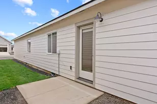 4058 SW Obsidian Pl, Redmond, OR 97756 - Photo 33