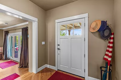 325 Jackson Creek Drive, Jacksonville, OR 97530 - Photo 5