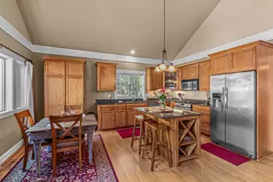 325 Jackson Creek Dr, Jacksonville, OR 97530 - Photo 17