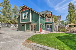 325 Jackson Creek Dr, Jacksonville, OR 97530 - Photo 37