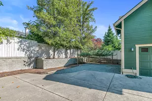 325 Jackson Creek Dr, Jacksonville, OR 97530 - Photo 53