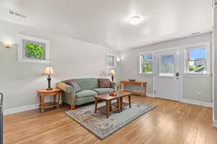 325 Jackson Creek Dr, Jacksonville, OR 97530 - Photo 43