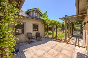 586 B St, Ashland, OR 97520 - Photo 61