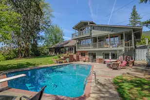 240 NE Scenic Dr, Grants Pass, OR 97526 - Photo 45