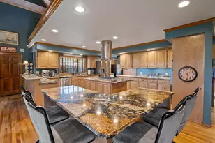 240 NE Scenic Dr, Grants Pass, OR 97526 - Photo 11