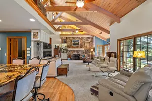 240 NE Scenic Dr, Grants Pass, OR 97526 - Photo 9