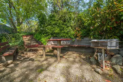 240 NE Scenic Drive, Grants Pass, OR 97526 - Photo 47