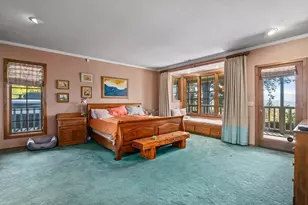 240 NE Scenic Dr, Grants Pass, OR 97526 - Photo 17