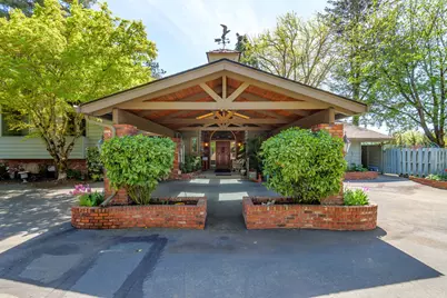 240 NE Scenic Drive, Grants Pass, OR 97526 - Photo 37