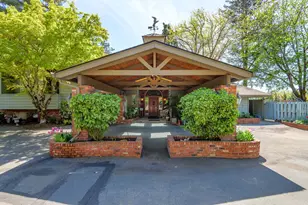 240 NE Scenic Dr, Grants Pass, OR 97526 - Photo 37